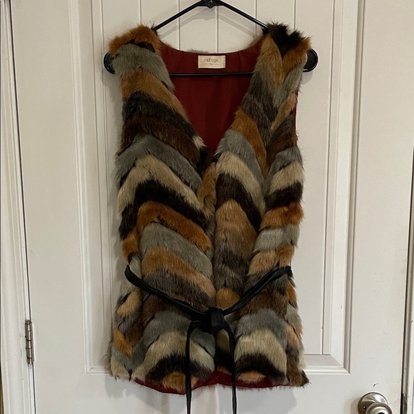 refuge Jackets & Blazers - Refuge Brown/gray/tan Faux Fur large Vest with removable Belt. EUC